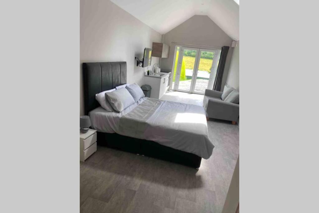 The Forest Chalet - Stunning Studio Apartment Ballycastle Εξωτερικό φωτογραφία