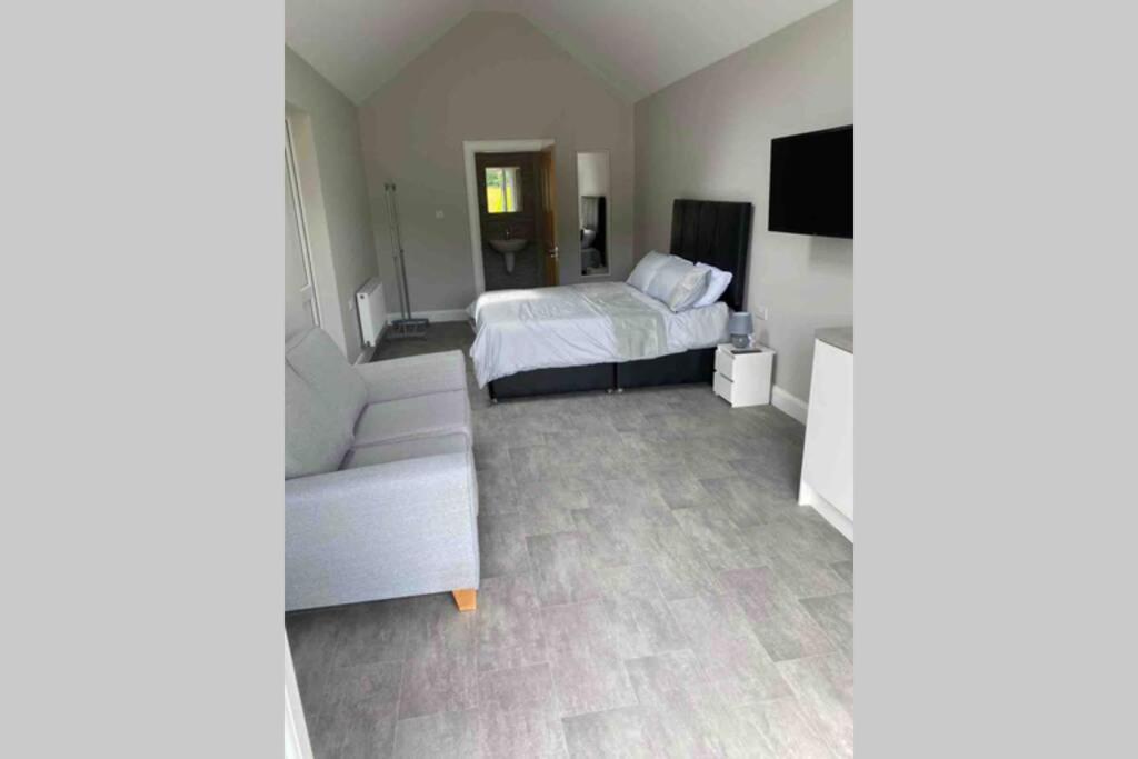 The Forest Chalet - Stunning Studio Apartment Ballycastle Εξωτερικό φωτογραφία
